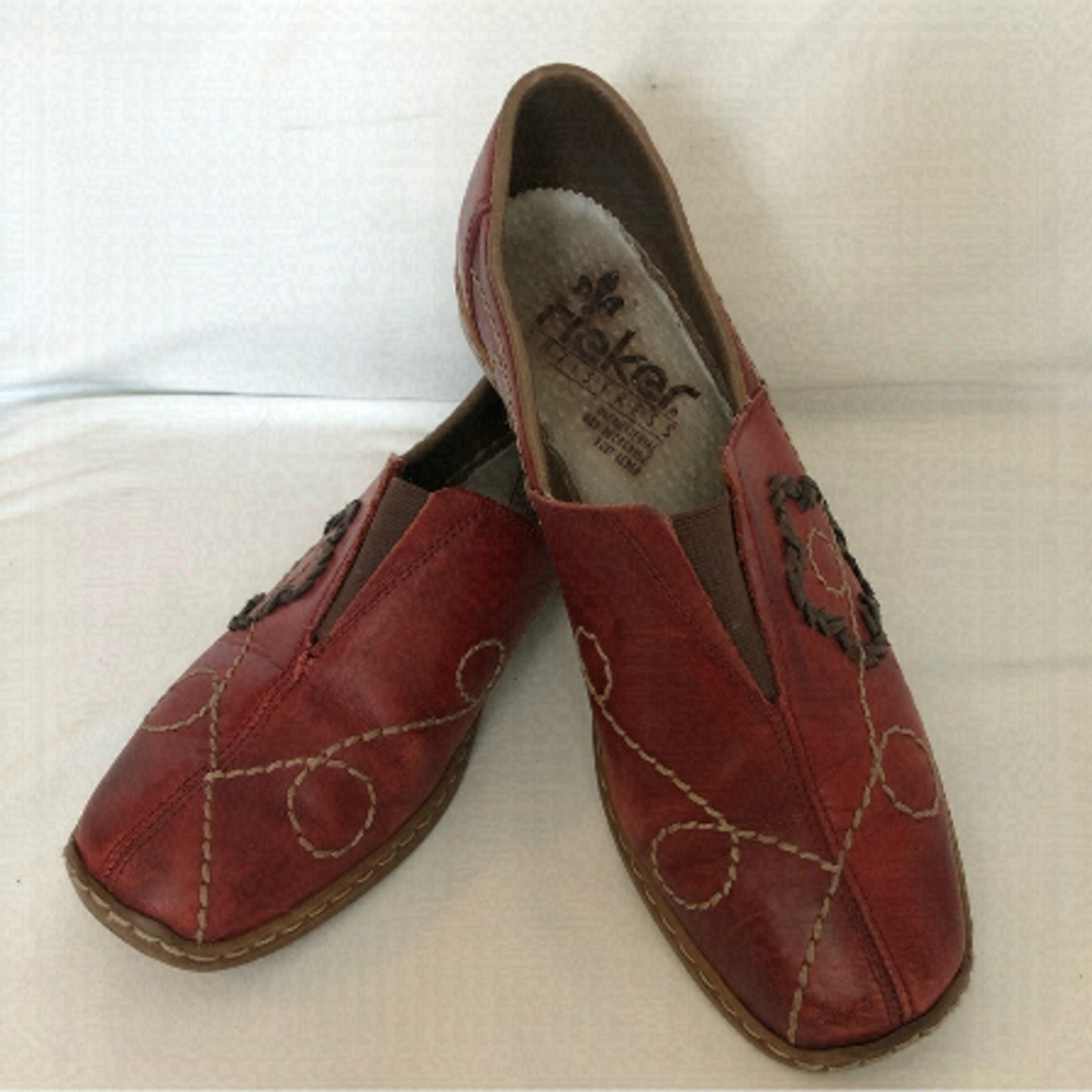 RIEKER Antistress Embroidered Red Leather Slip On Walking Shoes Size 39 (8)